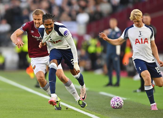 皇马客场4-3奥林匹亚科斯，姆巴佩大四喜，维尼修斯两助攻（姆巴佩独造四球、维尼修斯送出两助，皇马客场4-3险胜奥林匹亚科斯）