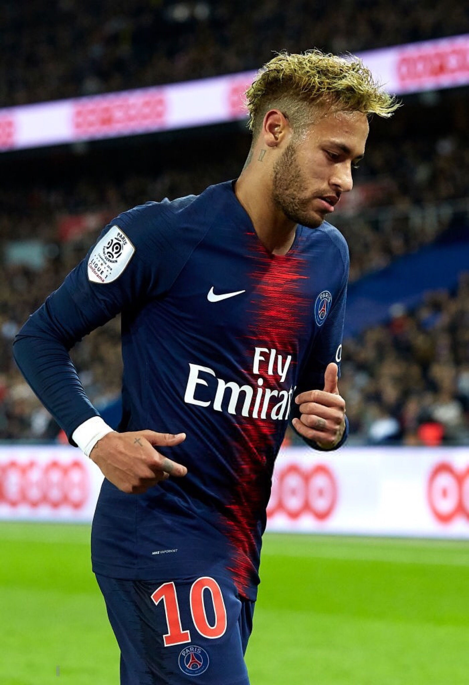 法尔克：二队前锋利契纳预计冬窗离队，拜仁希望加入回购条款（法尔克：拜仁二队前锋利契纳预计冬窗离队，俱乐部盼加入回购条款）