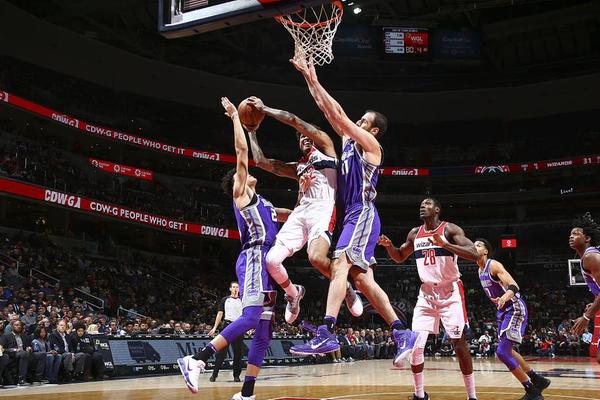 TA：齐尔克泽正处于职业生涯十字路口，未来三月对他至关重要（TA：齐尔克泽站在生涯转折点，接下来三个月或将决定他的前途）