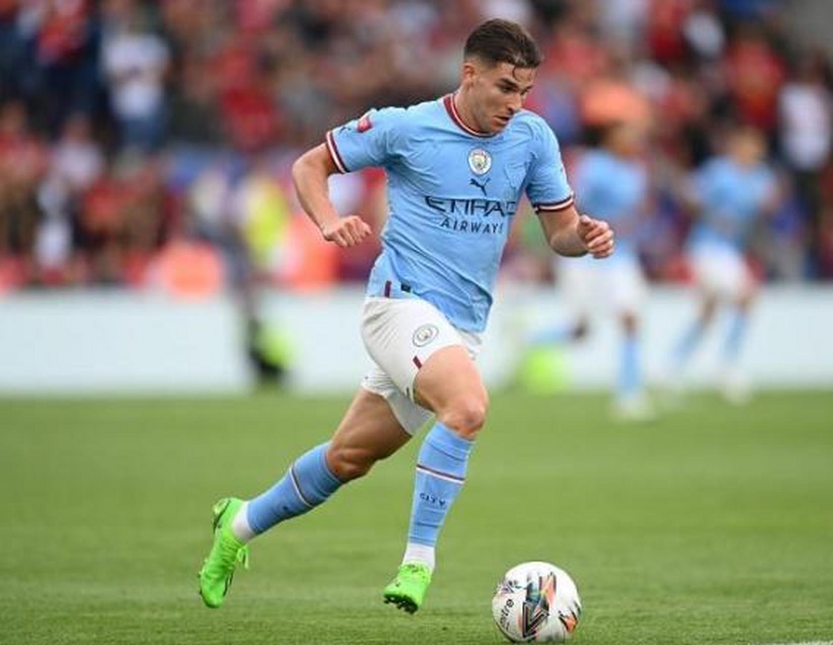 罗马诺：凯恩完全专注于拜仁，双方即将进行续约谈判（罗马诺：凯恩心无旁骛投身拜仁，续约谈判即将启动）