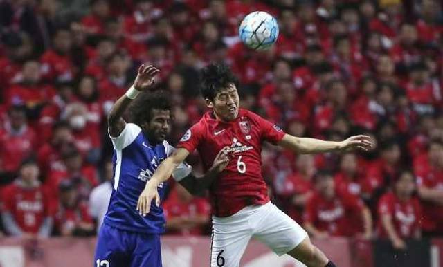 CBA：深圳男篮三分火力全开 主场击败上海（CBA：深圳三分雨倾盆，主场力克上海男篮）