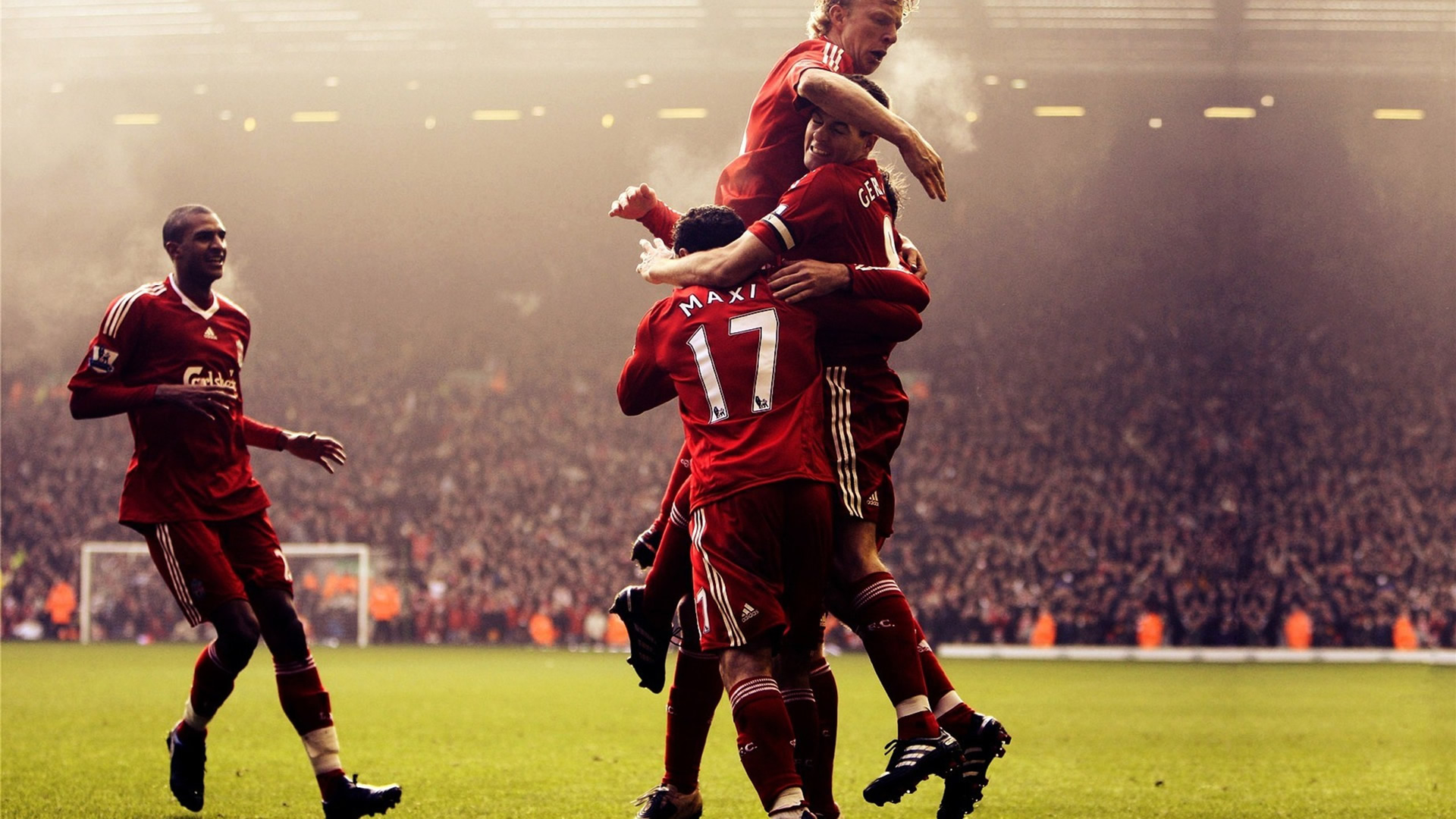 曼联本赛季在劫富济贫中表现突出，对阵强队全胜，但中下游球队难求一胜，有望争夺欧冠资格。（曼联本季上演“劫富济贫”：强敌面前全胜，中下游难取三分，仍有望冲击欧冠名额）