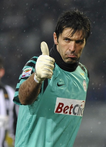 足球转会窗最新交易完成名单（足坛转会窗最新成交一览）