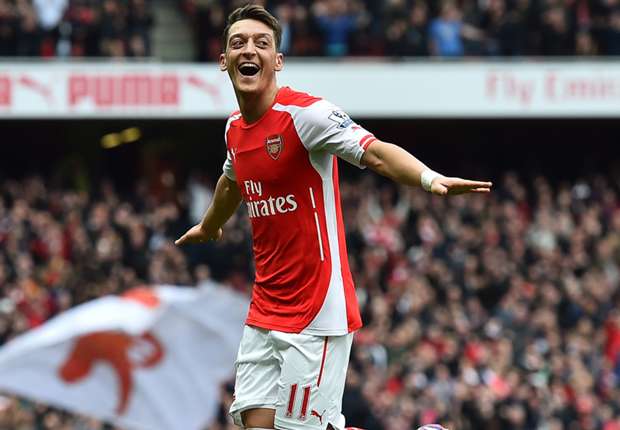 迈阿密夺冠之夜，梅西好兄弟被冷落：决赛无缘出场！赛后委屈落泪（迈阿密加冕之夜，梅西挚友无缘登场：决赛遭冷落，赛后黯然落泪）