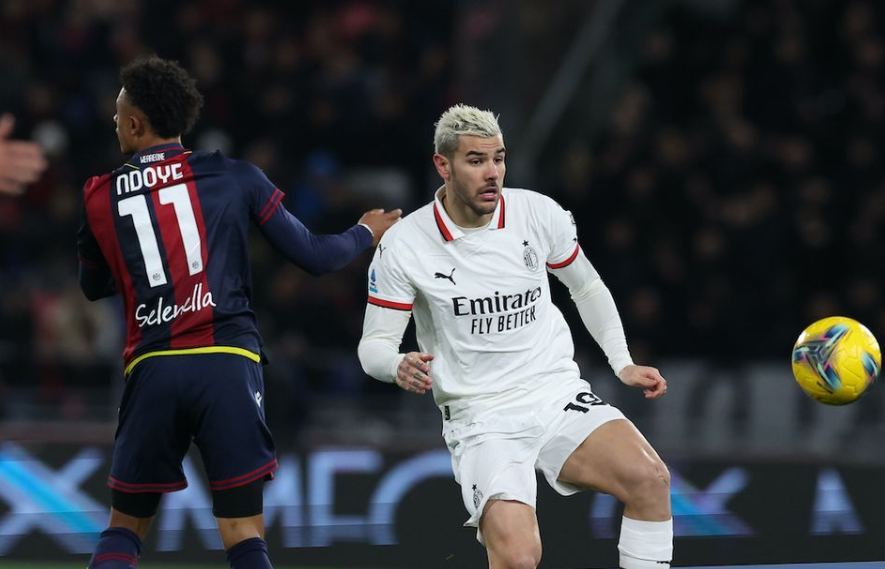 因右踝发炎，朗尼克取消了担任阿森纳vs拜仁解说嘉宾的计划（受右踝炎症影响，朗尼克取消参与阿森纳vs拜仁解说）